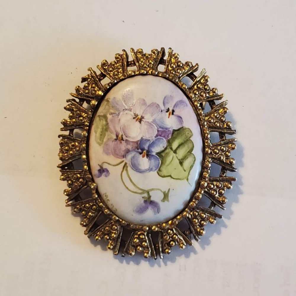 Vintage Hand Painted Violet Brooch/Necklace 1972